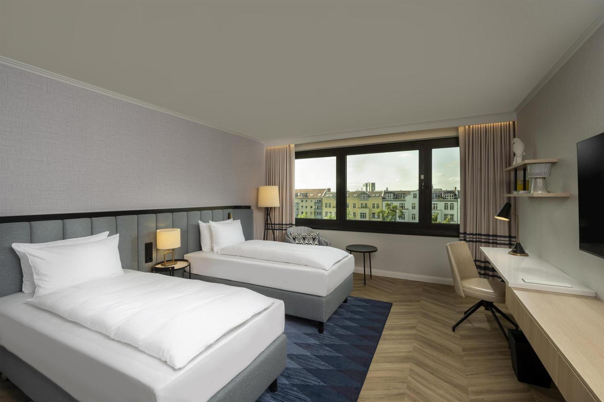 Executive Twin Room Lounge Access