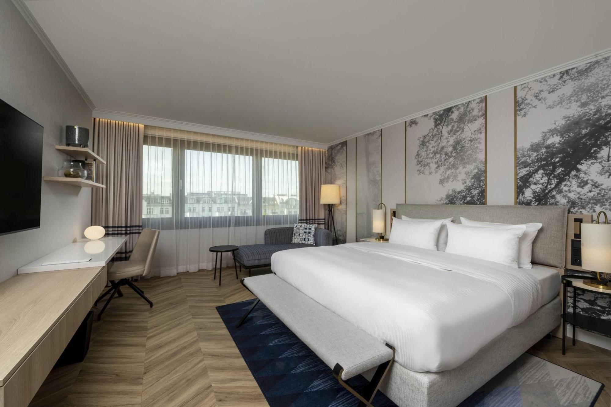 Executive King Room Lounge Access